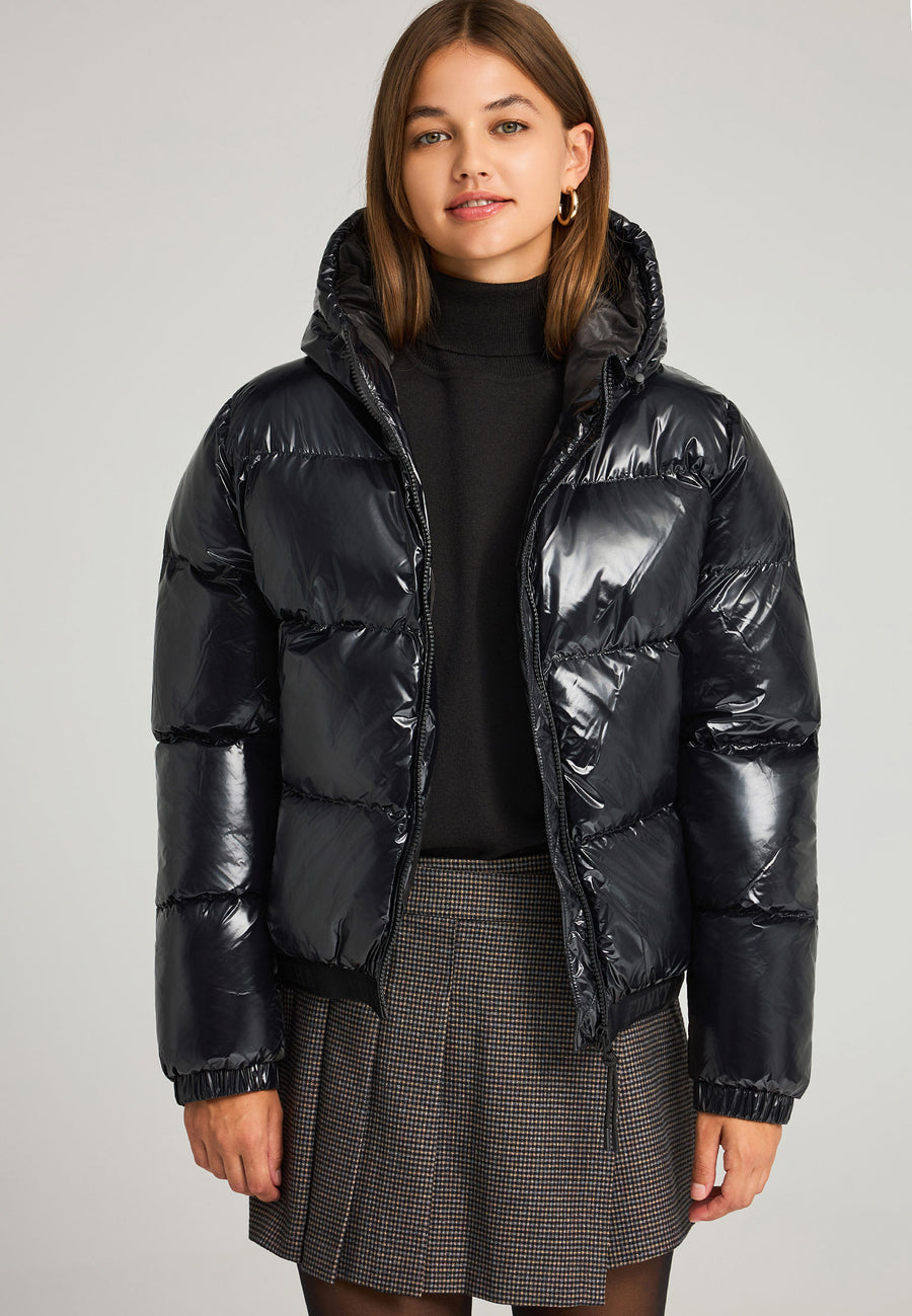 Jachetă matlasată cu glugă