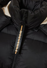 Jachetă lungă pufoasă cu croială regulată și glugă