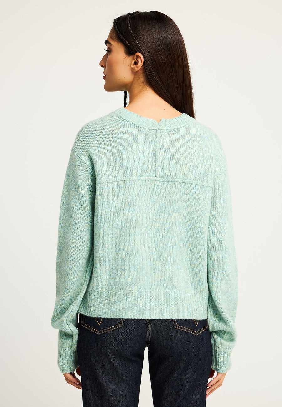 Pulover tricotat sustenabil cu finisaj striat