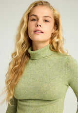 Pulover tricotat cu guler înalt și paiete