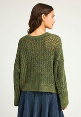 Pulover tricotat sustenabil cu finisaj striat