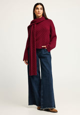 Pulover tricotat în relief cu eșarfă