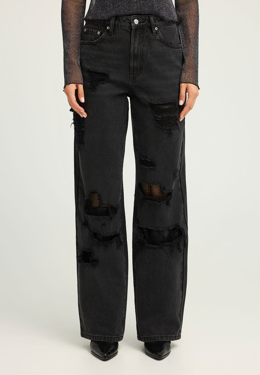 Modern loose fit jeans with destroyed effects