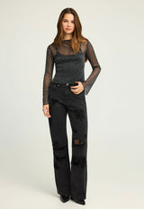 Modern loose fit jeans with destroyed effects