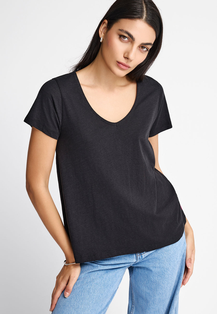 Tricou cu decolteu în V - Colecția basics