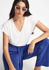 Women's V-neck t-shirt - The basic collection