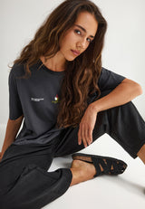 Loose fit t-shirt with artwork print on the back