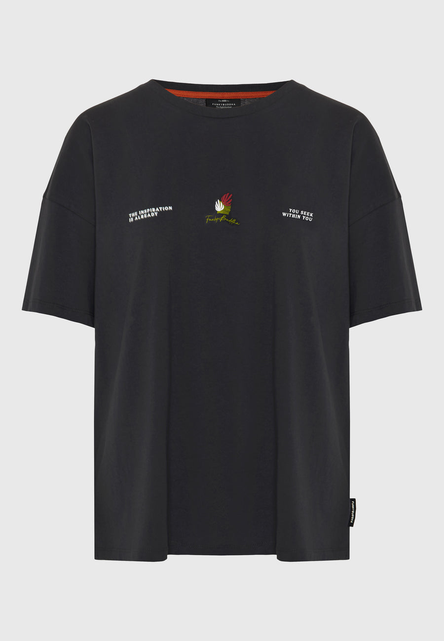 Tricou lejer cu imprimeu grafic pe spate