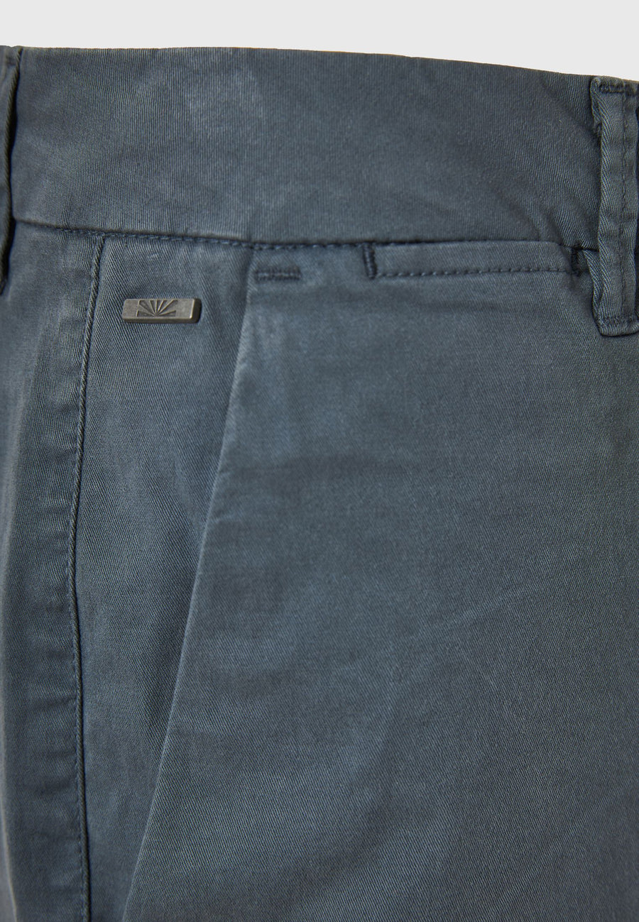 STEEL GREY