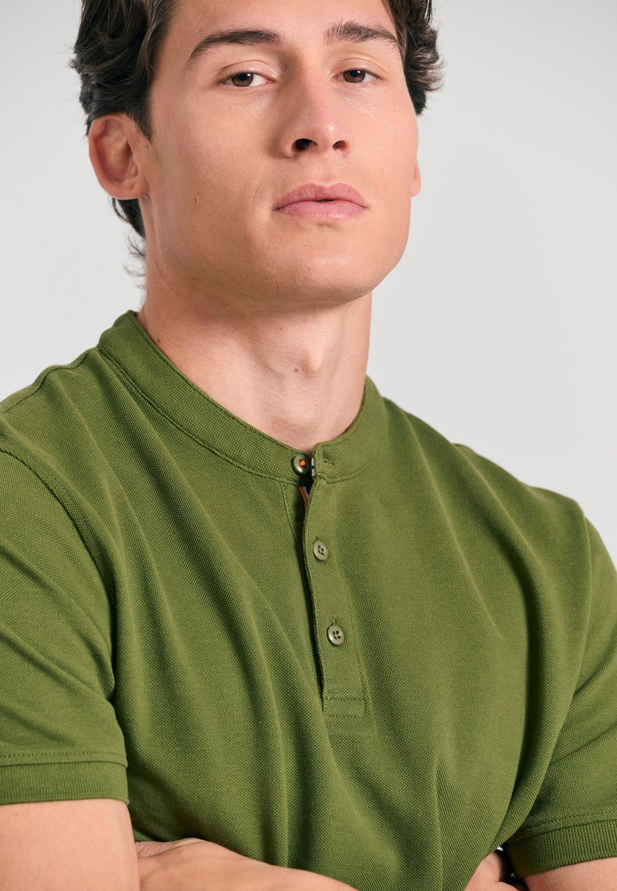 Tricou polo cu guler Mao și broderie pe mânecă - Kaki