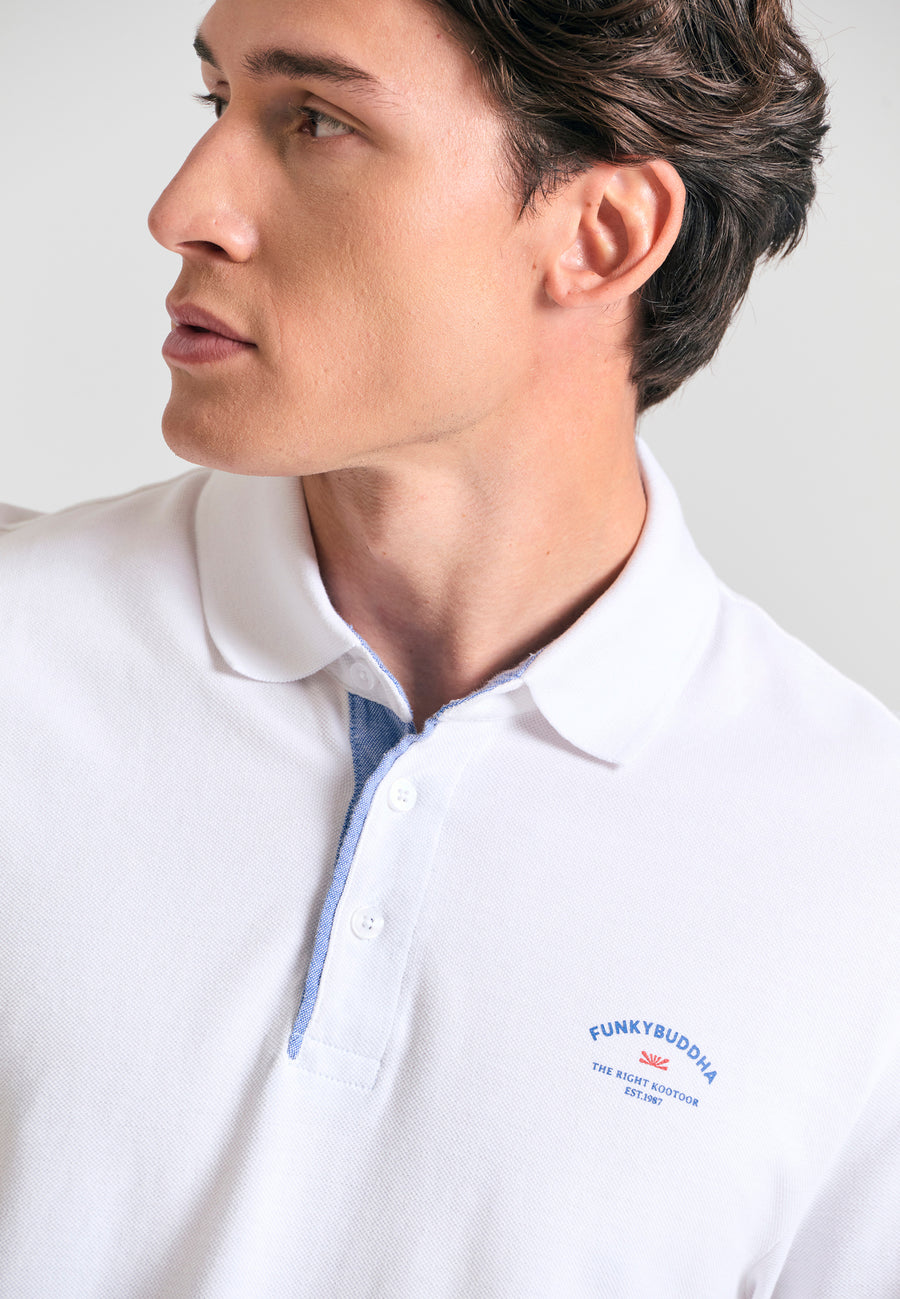 Tricou polo cu imprimeu grafic pe piept - Alb