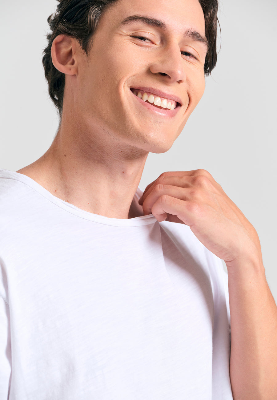 Tricou cu croială lejeră și margini brute - Alb