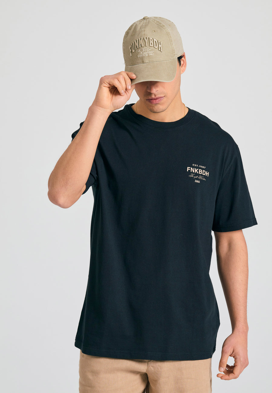 Tricou lejer cu imprimeu artistic pe spate - Negru