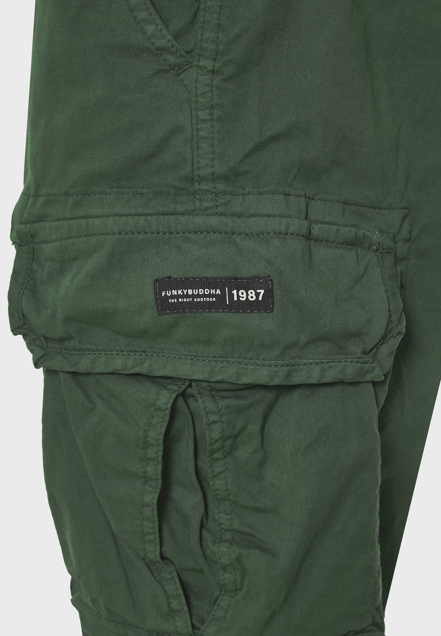 Pantaloni cargo bărbătești cu manșetă la tiv - Verde prăfuit