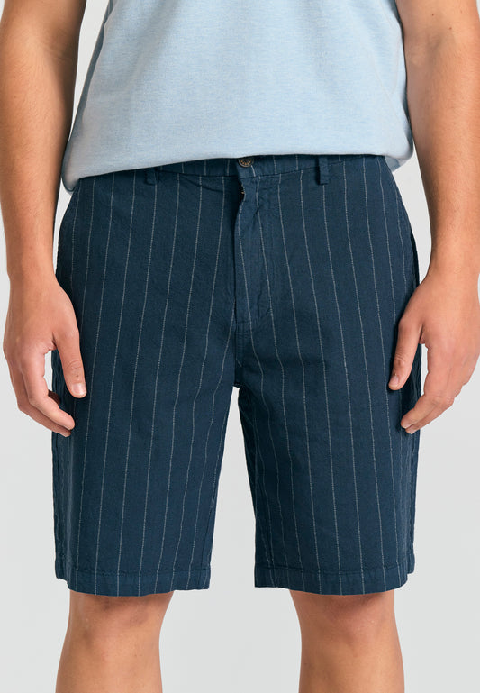 Pantaloni scurți chino cu dungi din amestec de in, croială confortabilă - Bleumarin