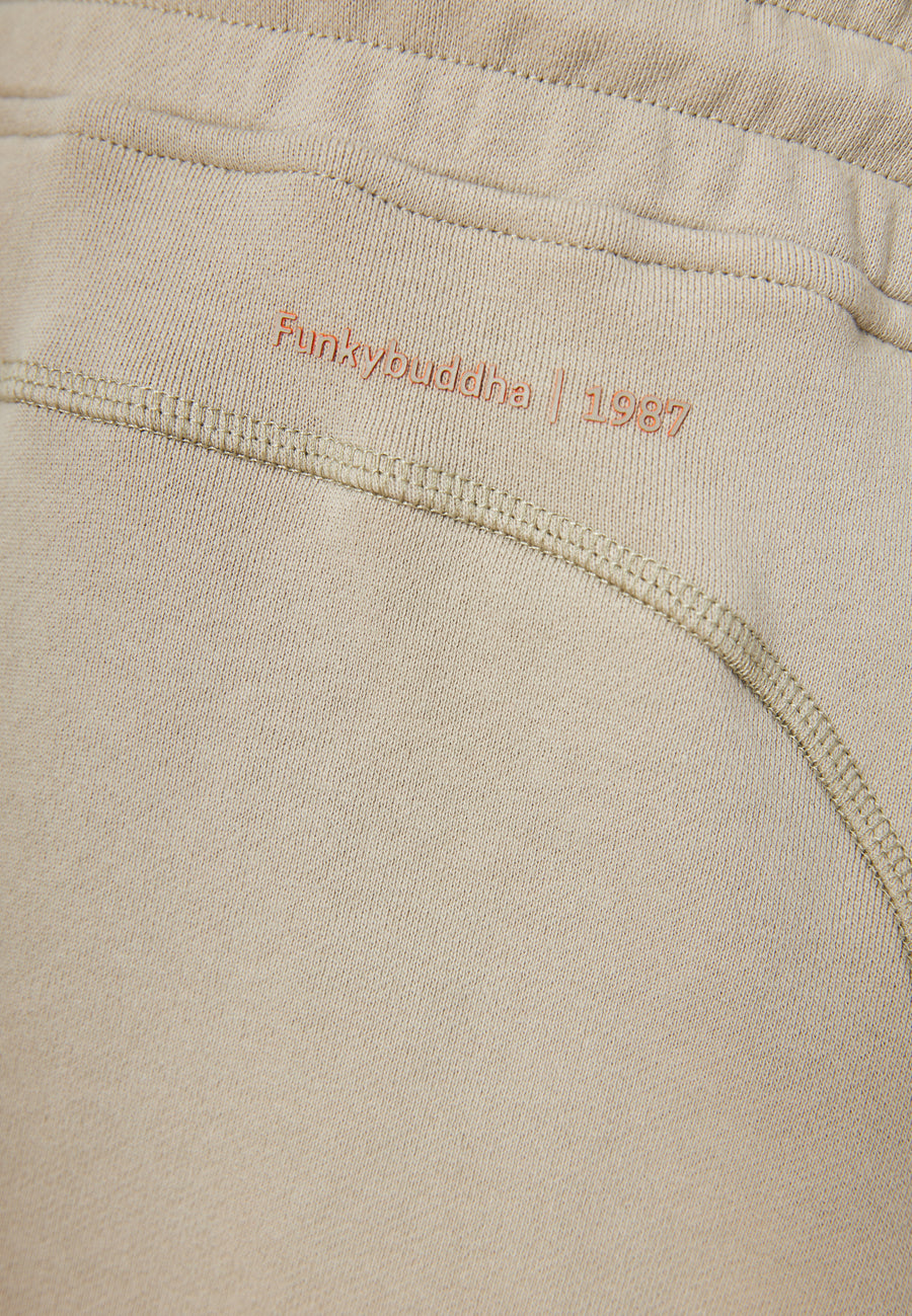 Pantaloni scurți joggers cu croială lejeră din material pique - Stone