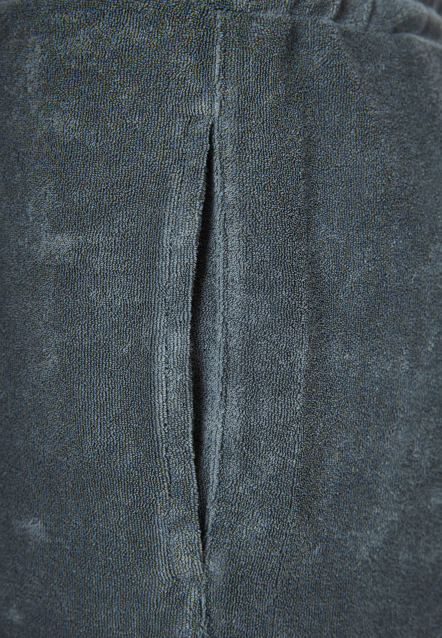 Pantaloni scurți jogger slim fit, croială conică, din material terry - Gri oțel