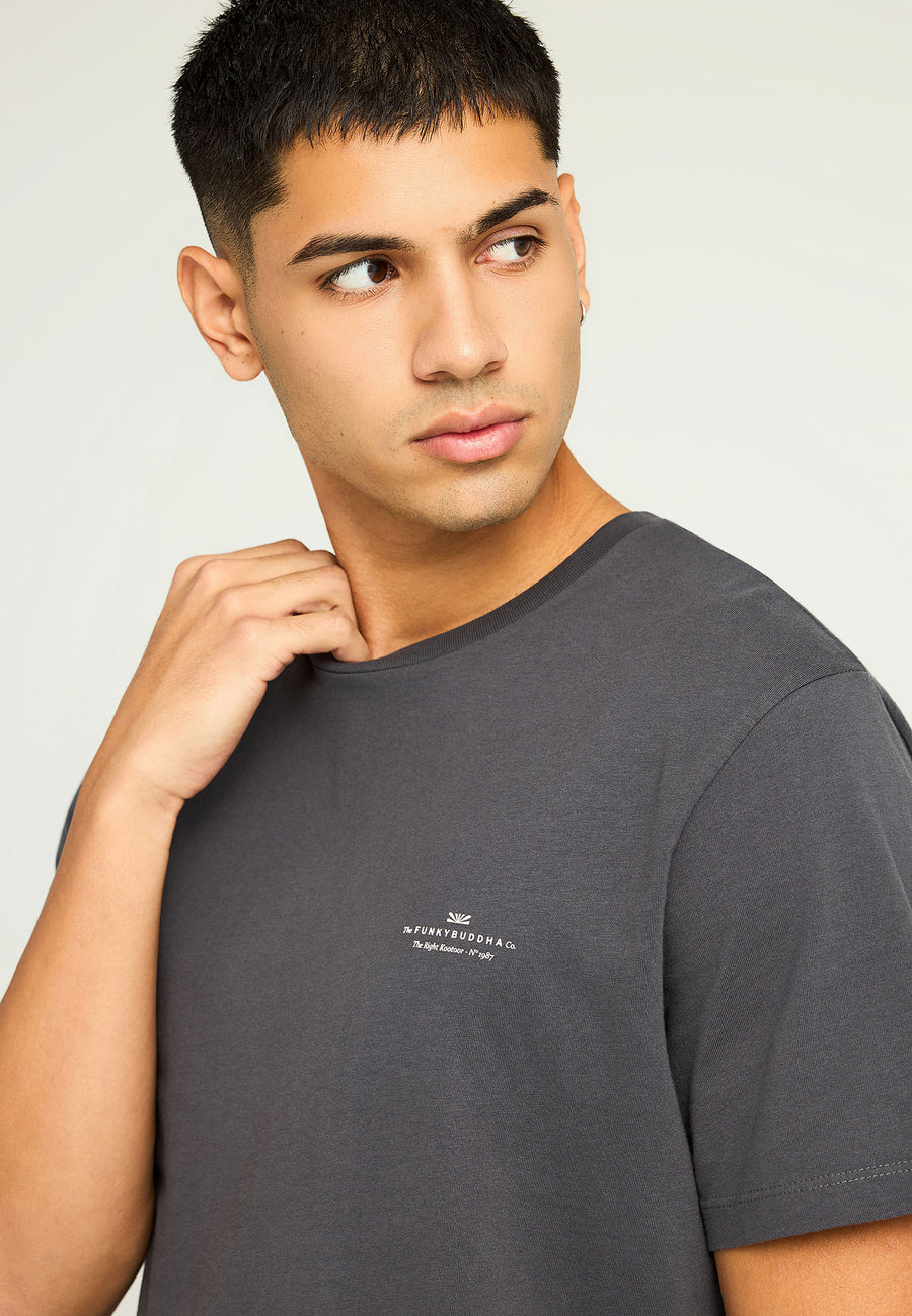 Tricou bărbătesc cu guler rotund - Esențiale