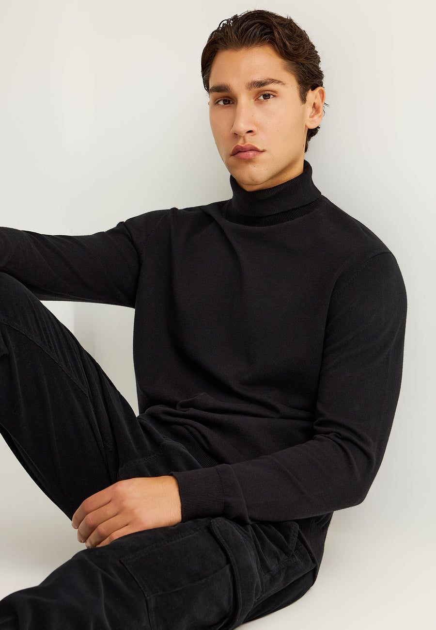 Pulover tricotat cu guler înalt pentru bărbați