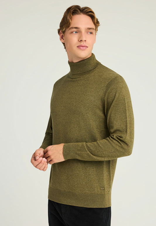 Pulover tricotat cu guler înalt pentru bărbați