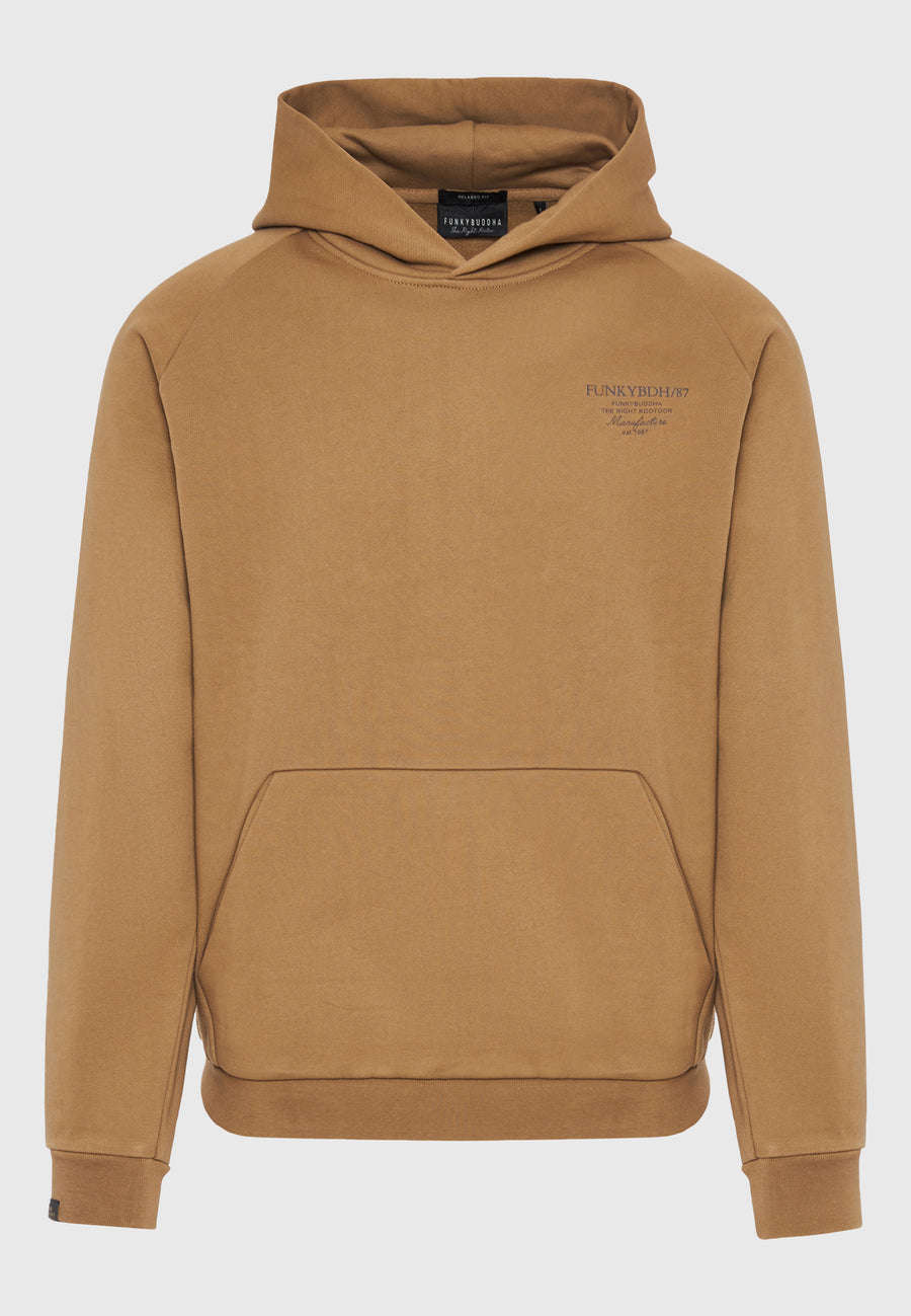 Hanorac cu imprimeu subtil pe piept