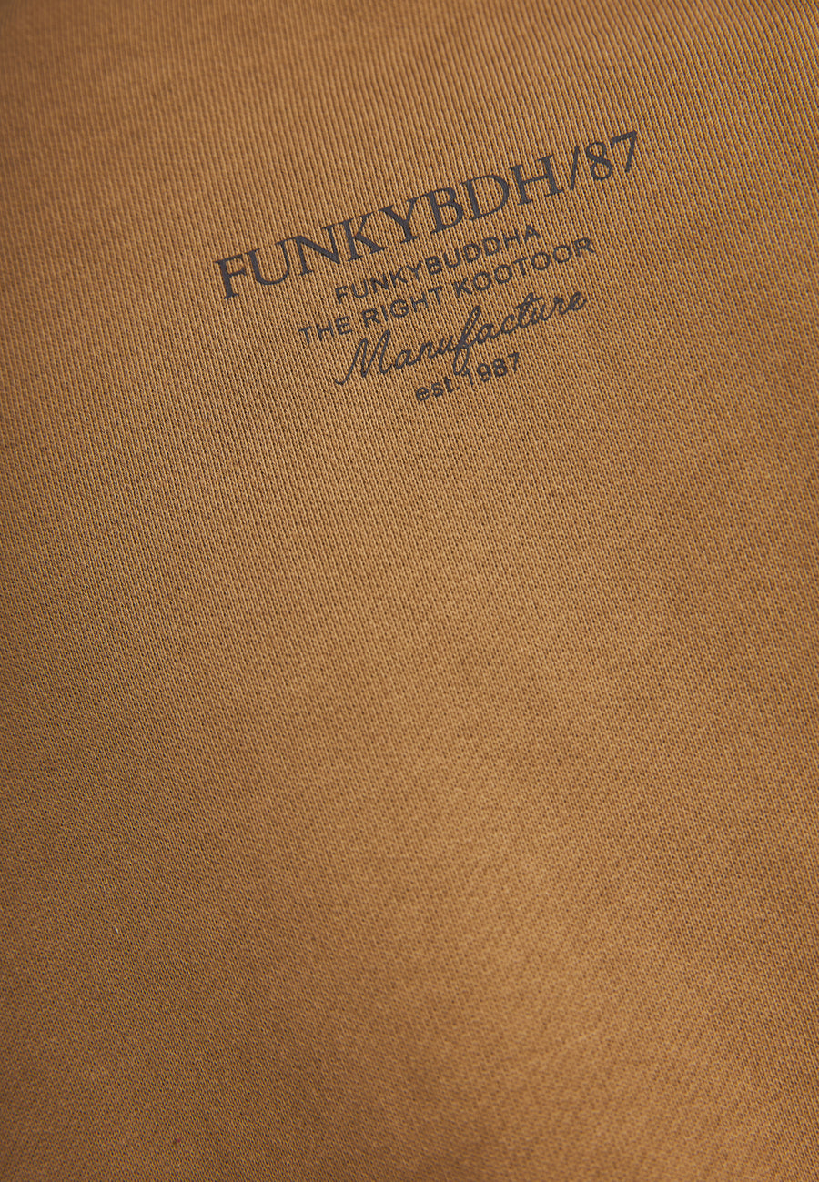 Hanorac cu imprimeu subtil pe piept