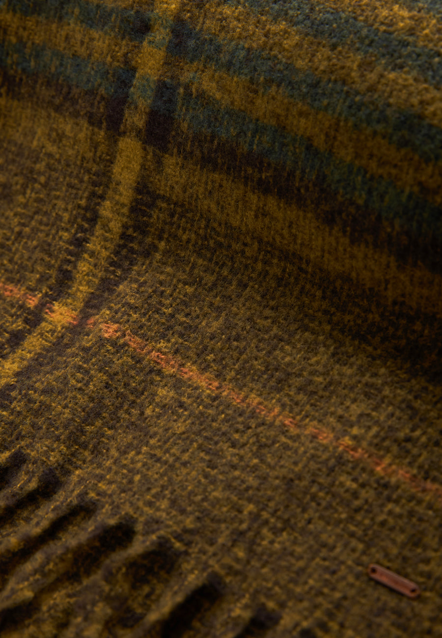 Eșarfă bărbătească în carouri cu franjuri