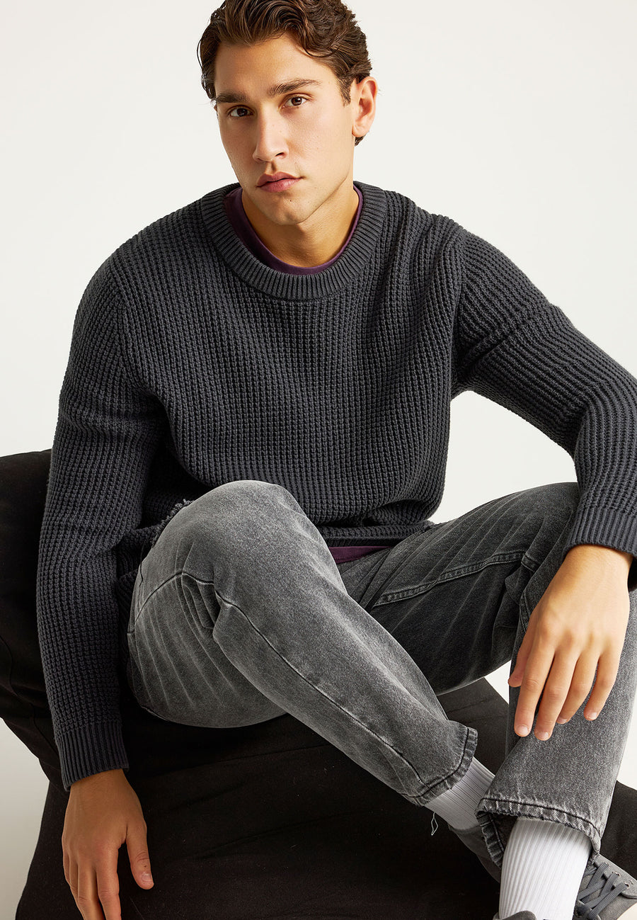 Pulover tricotat simplu cu guler rotund pentru bărbați