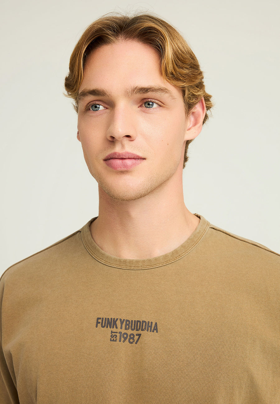 Tricou supradimensionat cu imprimeu pe piept