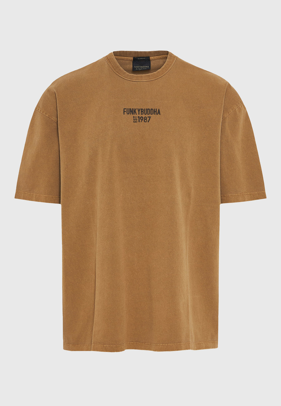 Tricou supradimensionat cu imprimeu pe piept