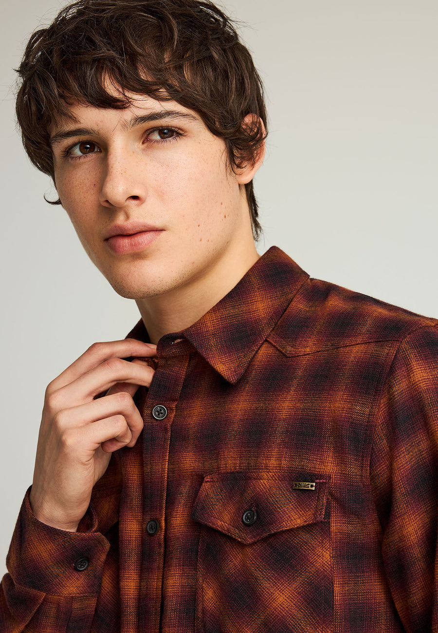 Cămașă bărbătească în carouri din bumbac, cu buzunare la piept