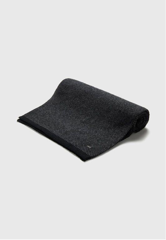 Men's single-color scarf