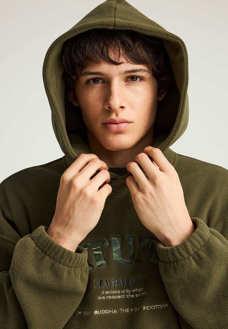 Hanorac bărbătesc sustenabil cu imprimeu pe piept