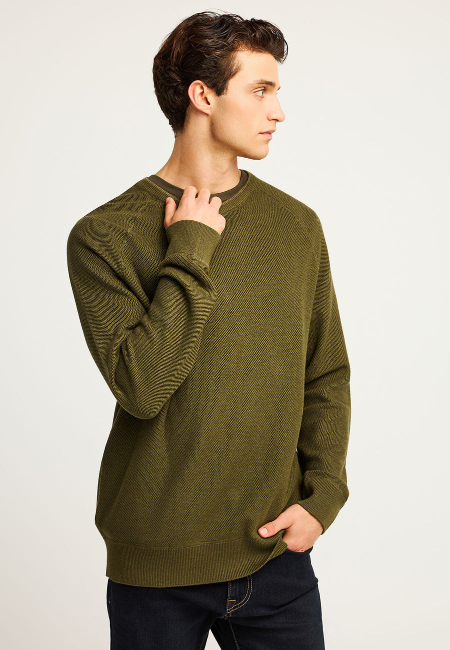 Hanorac bărbătesc cu guler rotund și finisaj striat