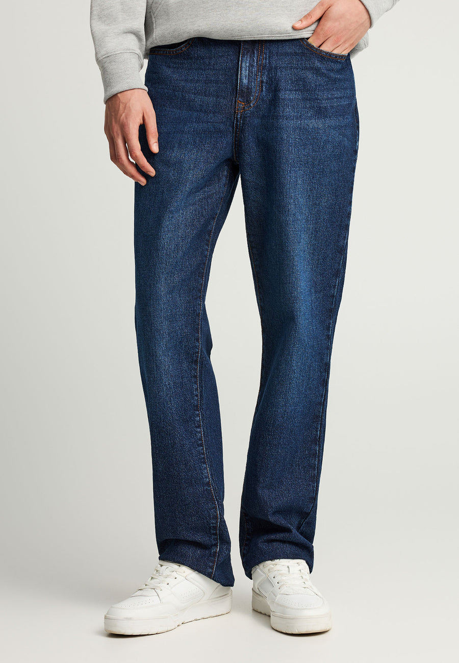 Blugi cu croială dreaptă și efecte spălate