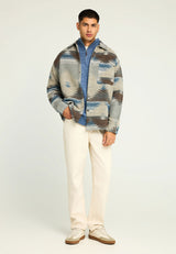 Blugi cu croială lejeră