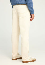 Blugi cu croială lejeră