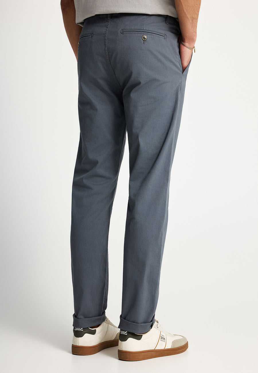 Pantaloni chino pentru bărbați - Esențiale