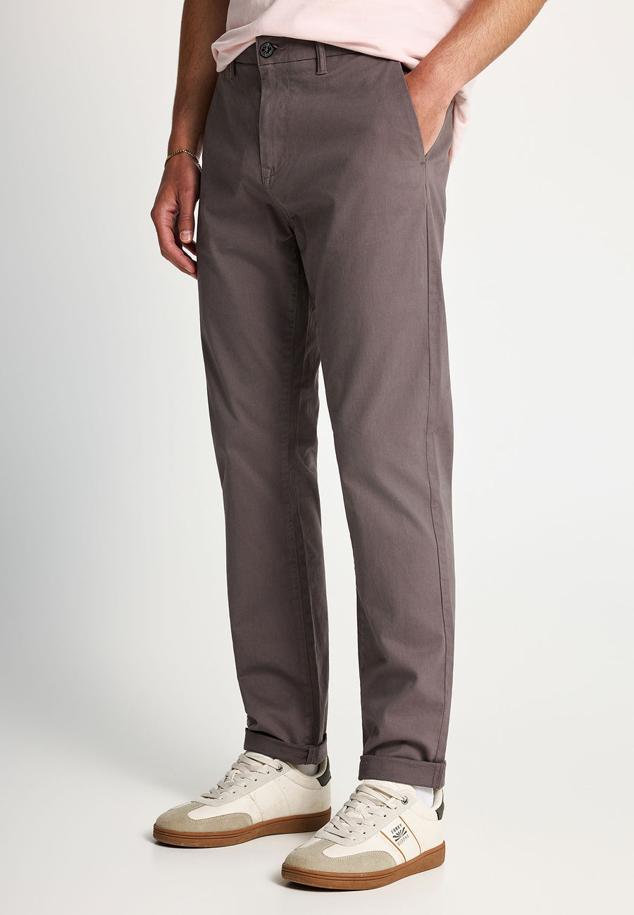 Pantaloni chino pentru bărbați - Esențiale