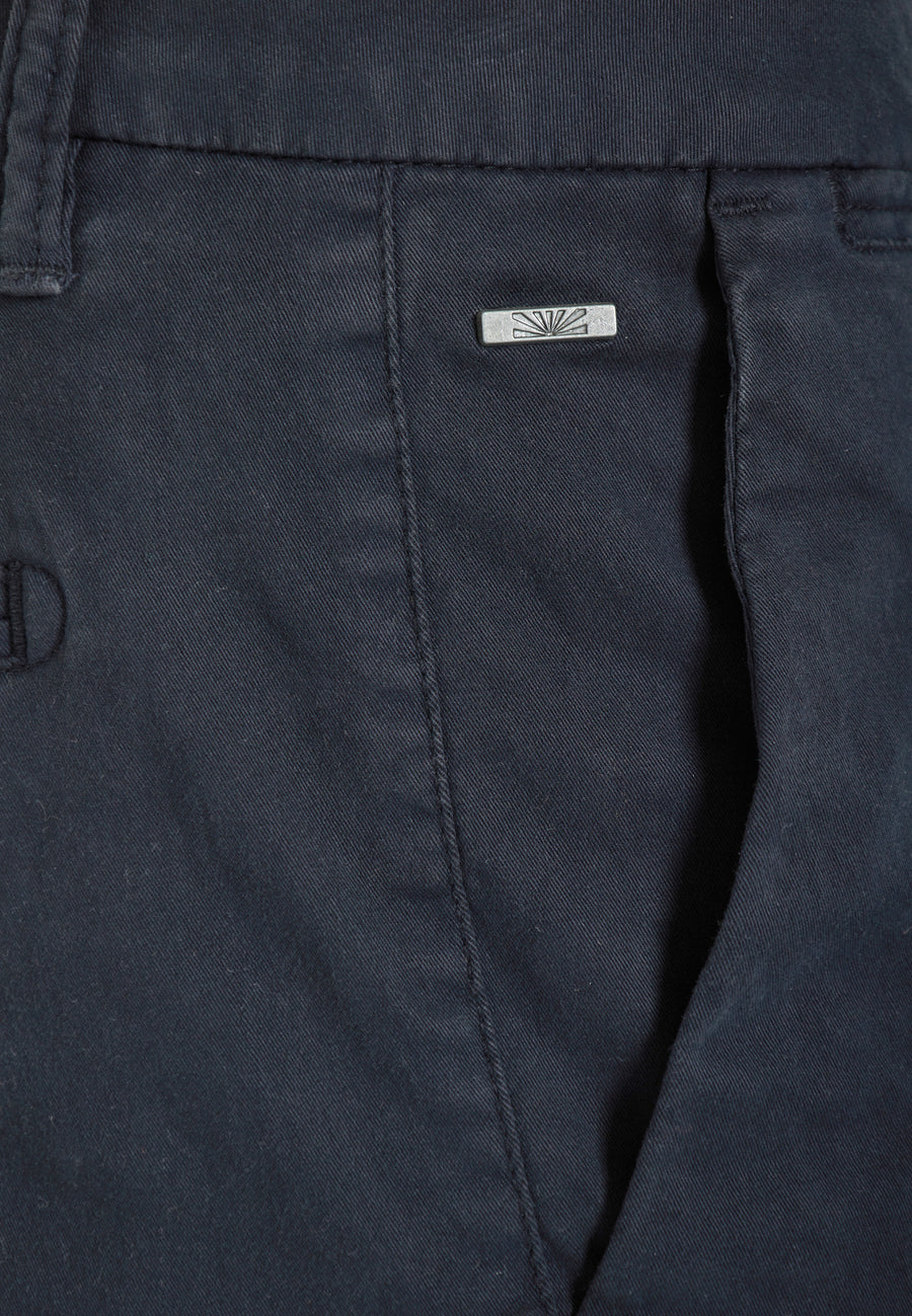 Men's chino pants - The essentials