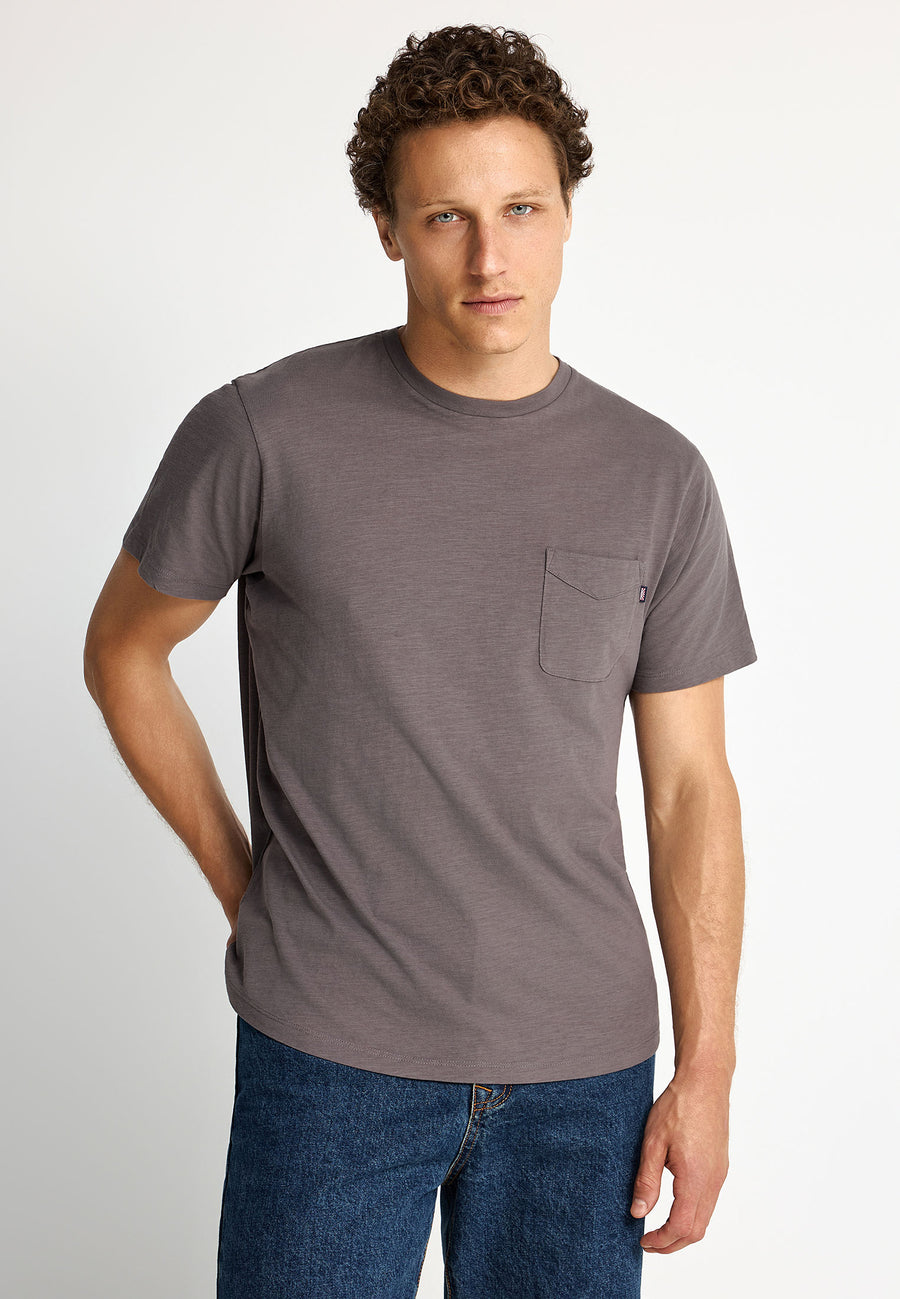 Tricou cu buzunar la piept