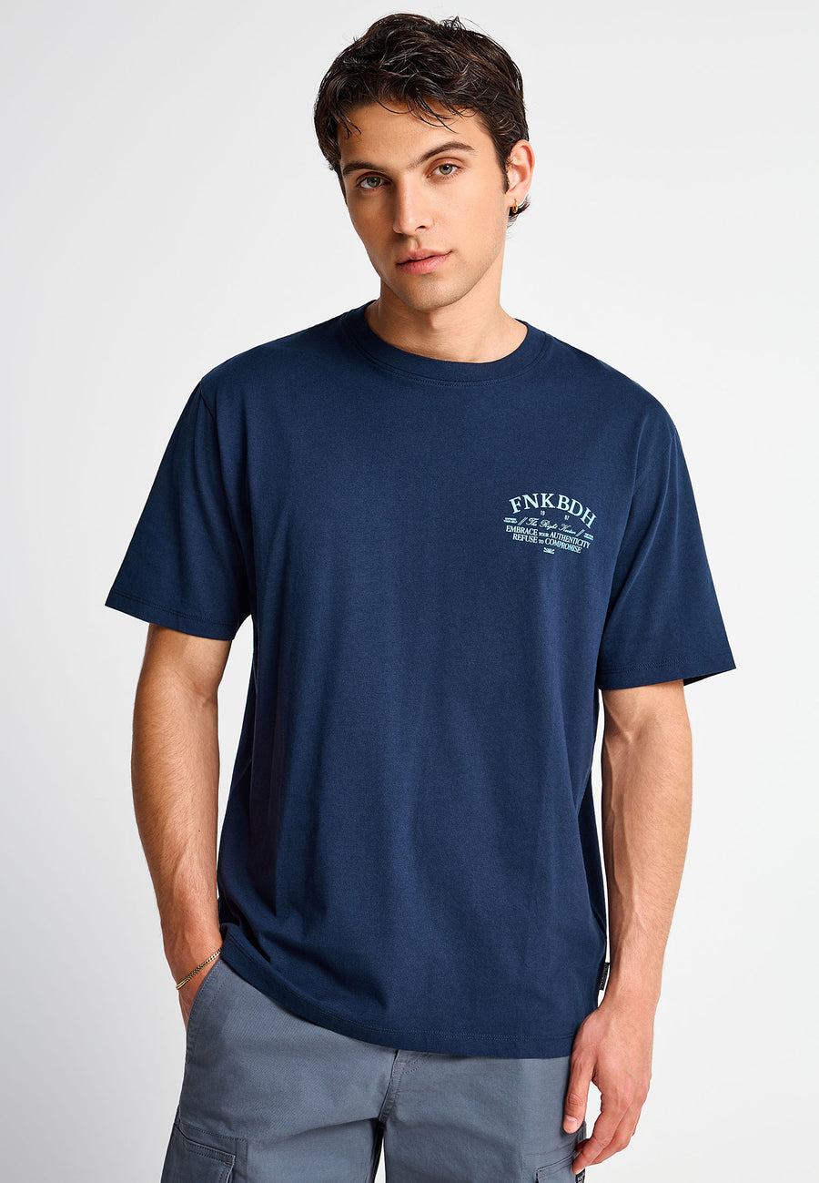 Men's relaxed t-shirt with print on the back