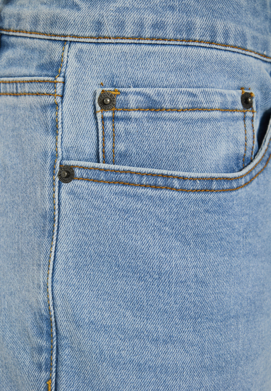 Men's slim tapered jeans with washed effects