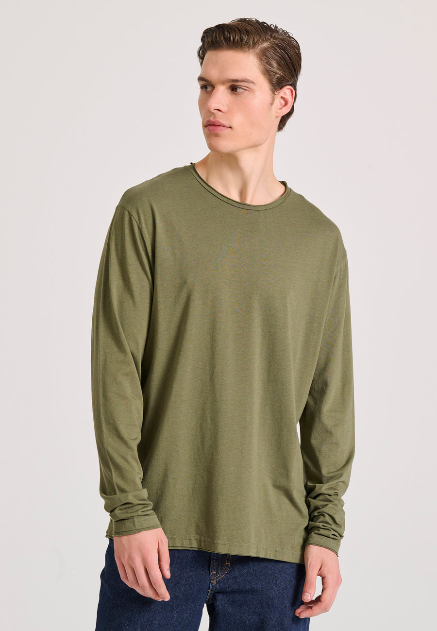 Tricou cu croială lejeră și margini brute