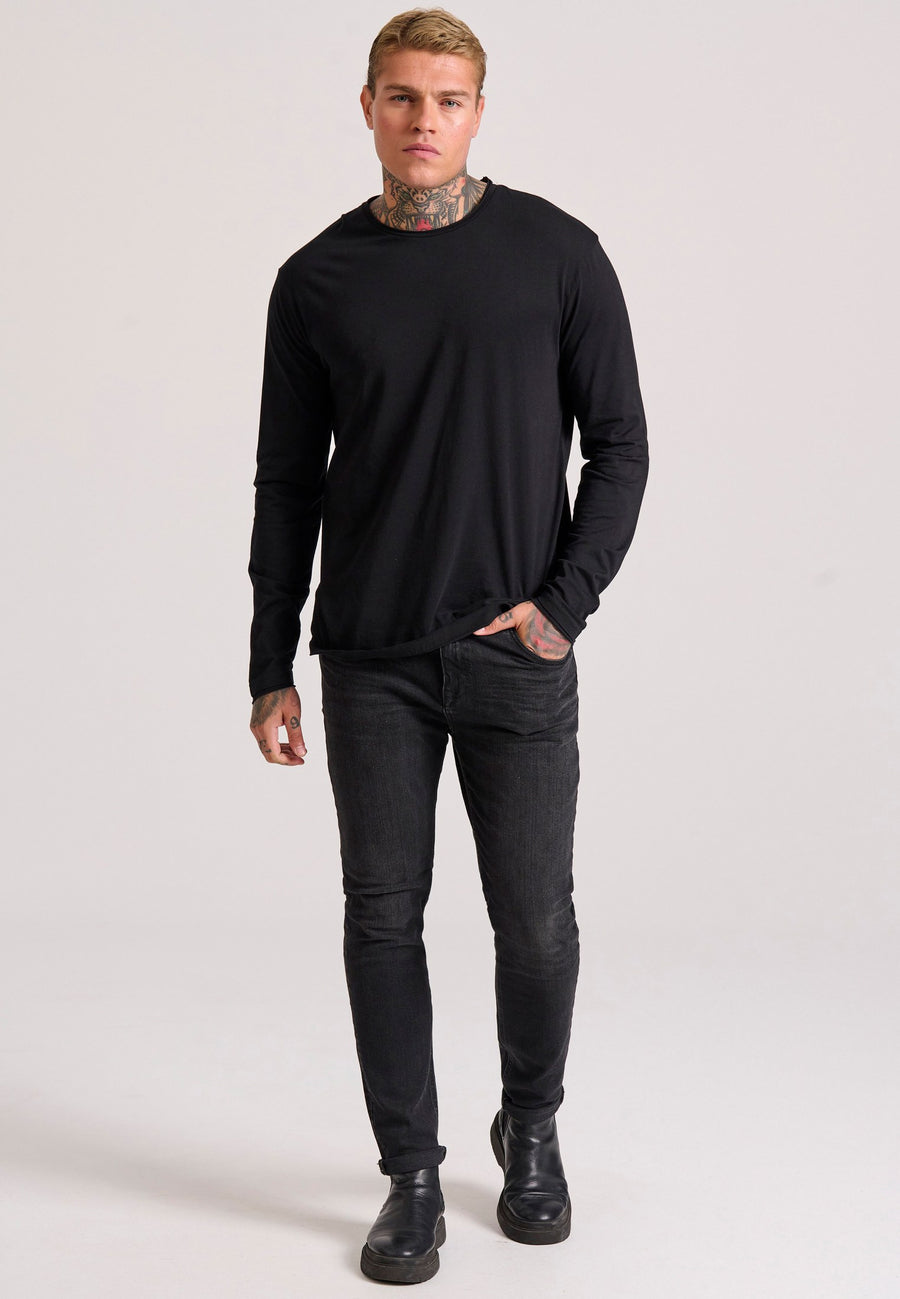 Tricou cu croială lejeră și margini brute