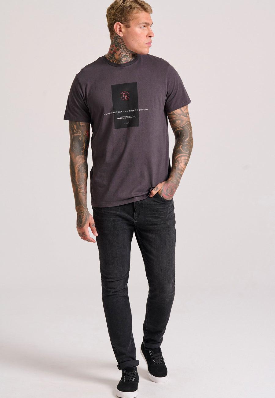 T-shirt with frame print on the chest