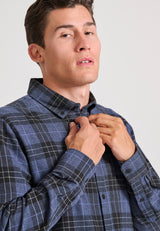 Cămașă bărbătească în carouri din flanel