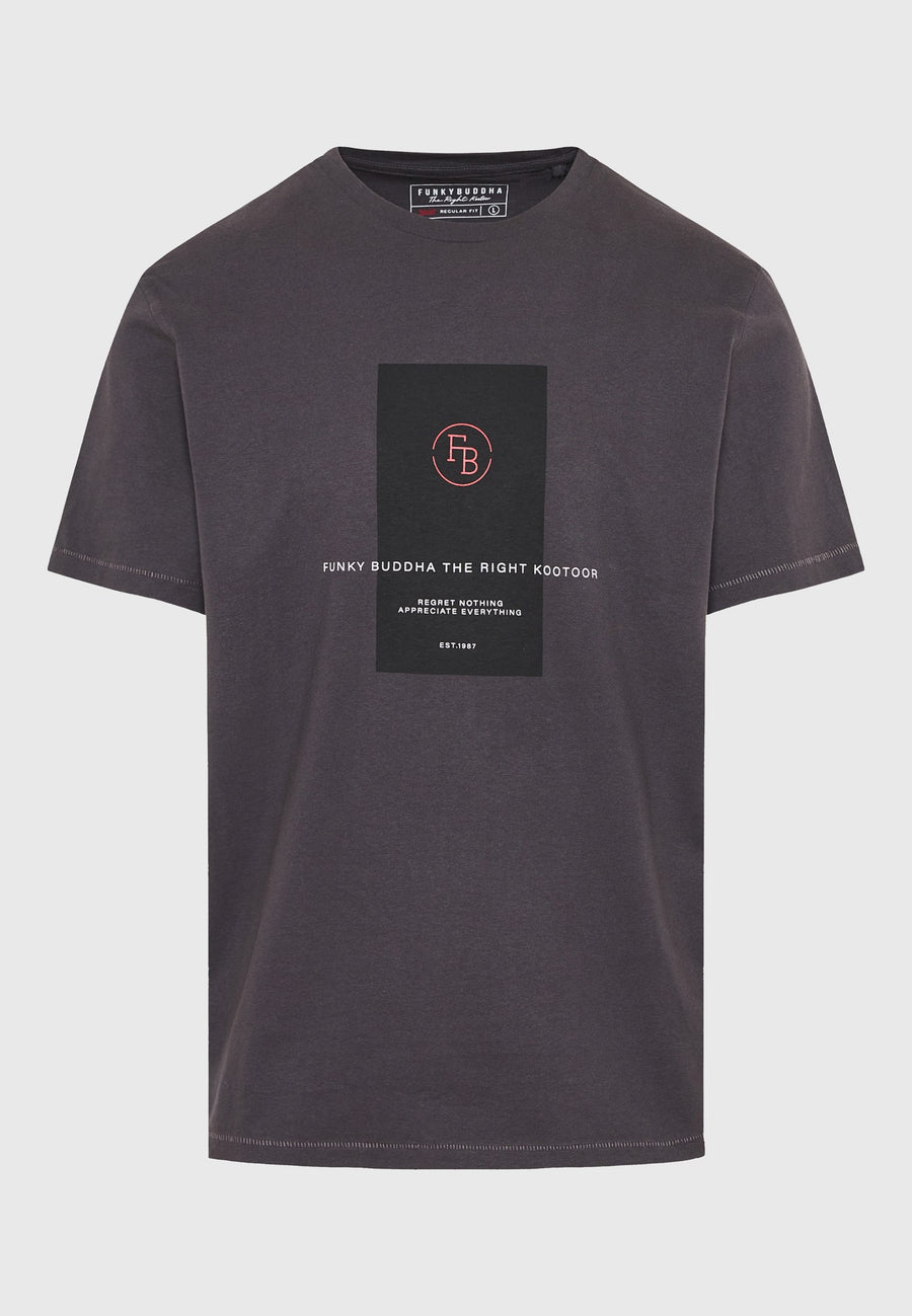 T-shirt with frame print on the chest